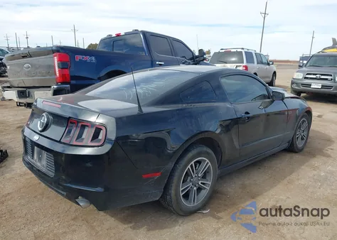 2014 Ford Mustang V6 из США, поврежденный, VIN 1ZVBP8AM7E5332707